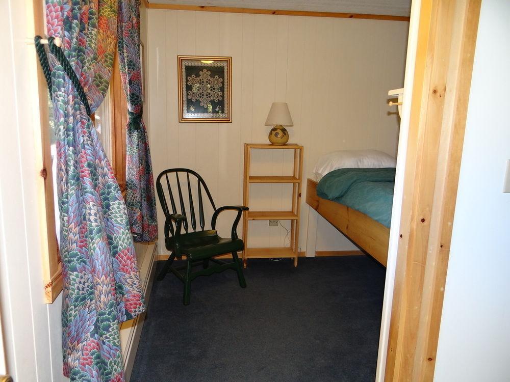 Blue Gentian Lodge At Magic Mountain Londonderry Exterior photo